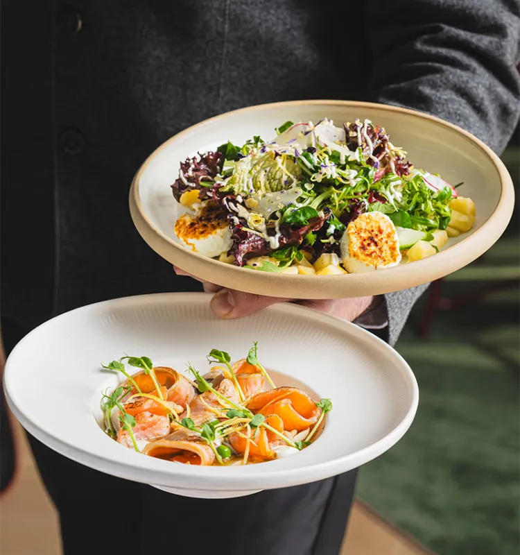 Speisenservice im Restaurant des Designhotels Grand Elisabeth