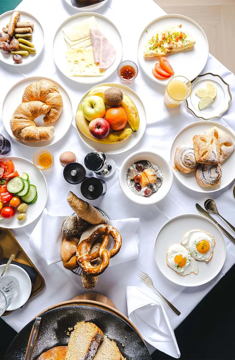 Reichhaltiges Frühstück im Designhotel Grand Elisabeth Bad Ischl