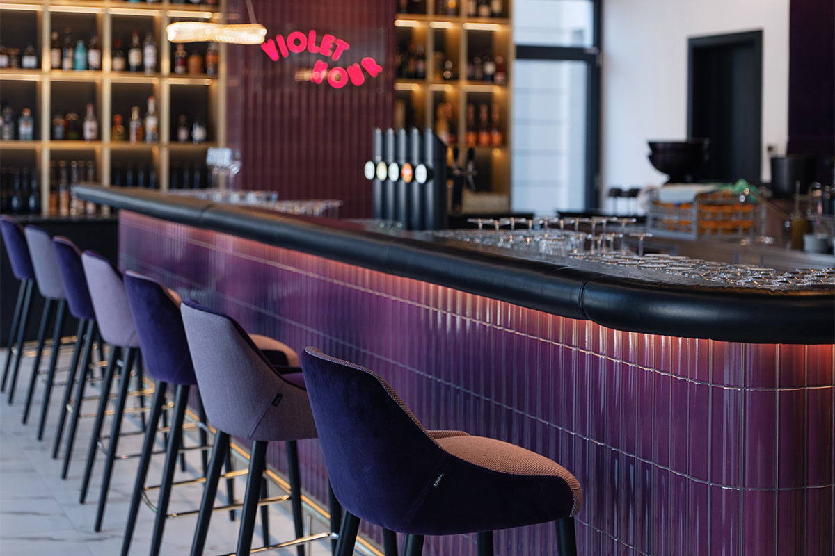 Sitzplätze an der Bar im Designhotel Grand Elisabeth Bad Ischl