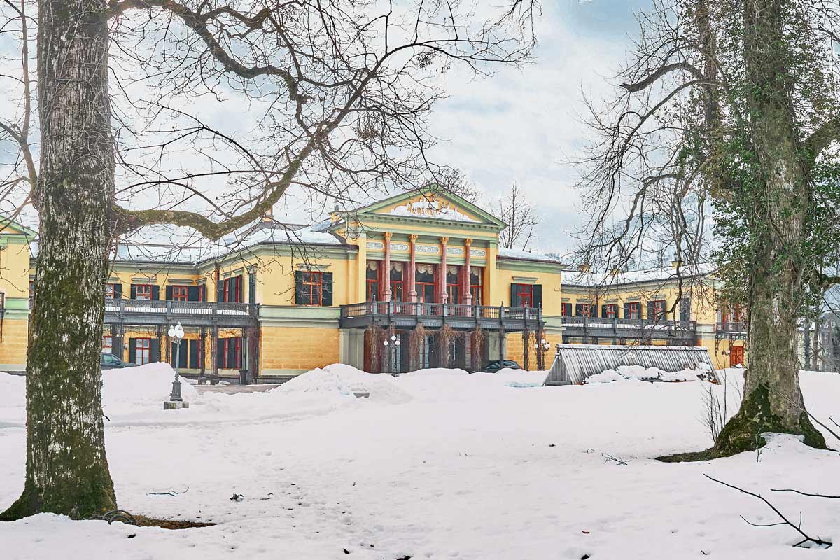 Aufnahme der prunkvollen Fassade der Kaiservilla in Bad Ischl, unweit des Grand Elisabeth Hotels